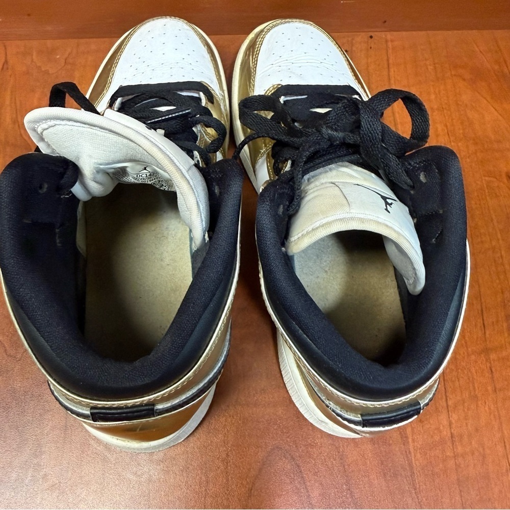 Jordan DC1420-700 Sneakers - Picture 5 of 15